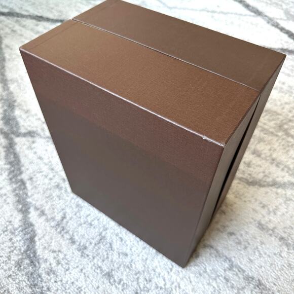 Louis Vuitton Large Empty Box 13" x 10.5" x 7" Tissue and Leather Ribbon - Picture 6 of 7
